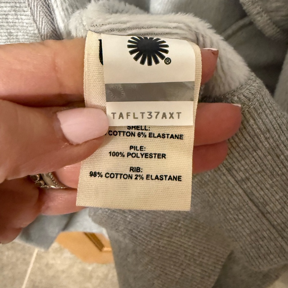 UGG Gray Women's Robe - Picture 5 of 5